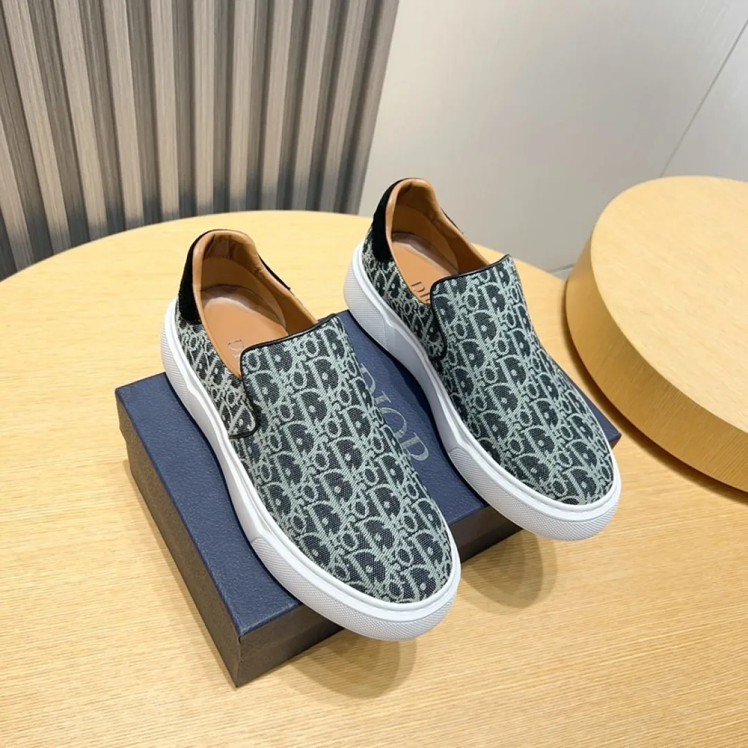 Men's men's shoes💰P380💰[DIOR] Dior's new slip-on shoes🆕Exclusive hot-selling items✨Very comfortable on the feet, fine workmanship Material: Original fabric➕High-quality sheepskin lining + original wear-resistant outsole👍🏻Features: High-end and comfortable, purely handmade to create the perfect shoe that suits you best. Number of yards: 38–45